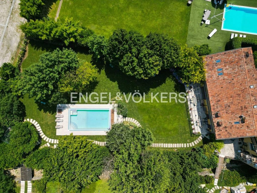 Prestigiosa Villa Di 525 Mq In Vendita Via Valle Di Mompiano Brescia