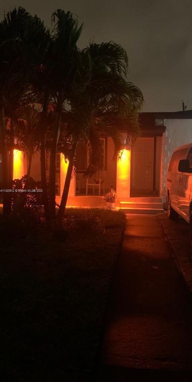 Luxuri Se Schlafzimmer Villa Zu Verkaufen In Opa Locka Usa