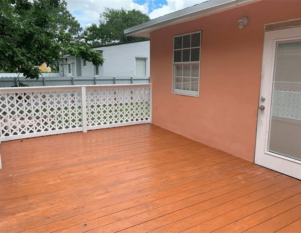 Luxuriöse 3 Schlafzimmer Villa zu verkaufen in North Miami USA