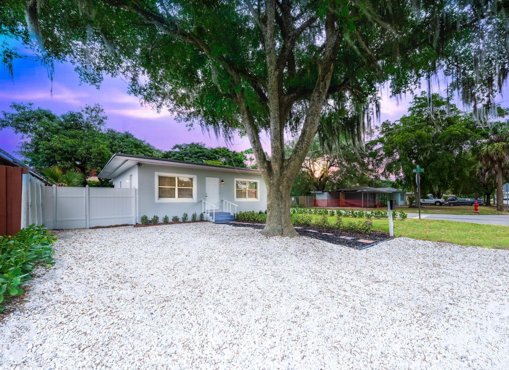 Luxuriöse 3 Schlafzimmer Villa zu verkaufen in Fort Lauderdale