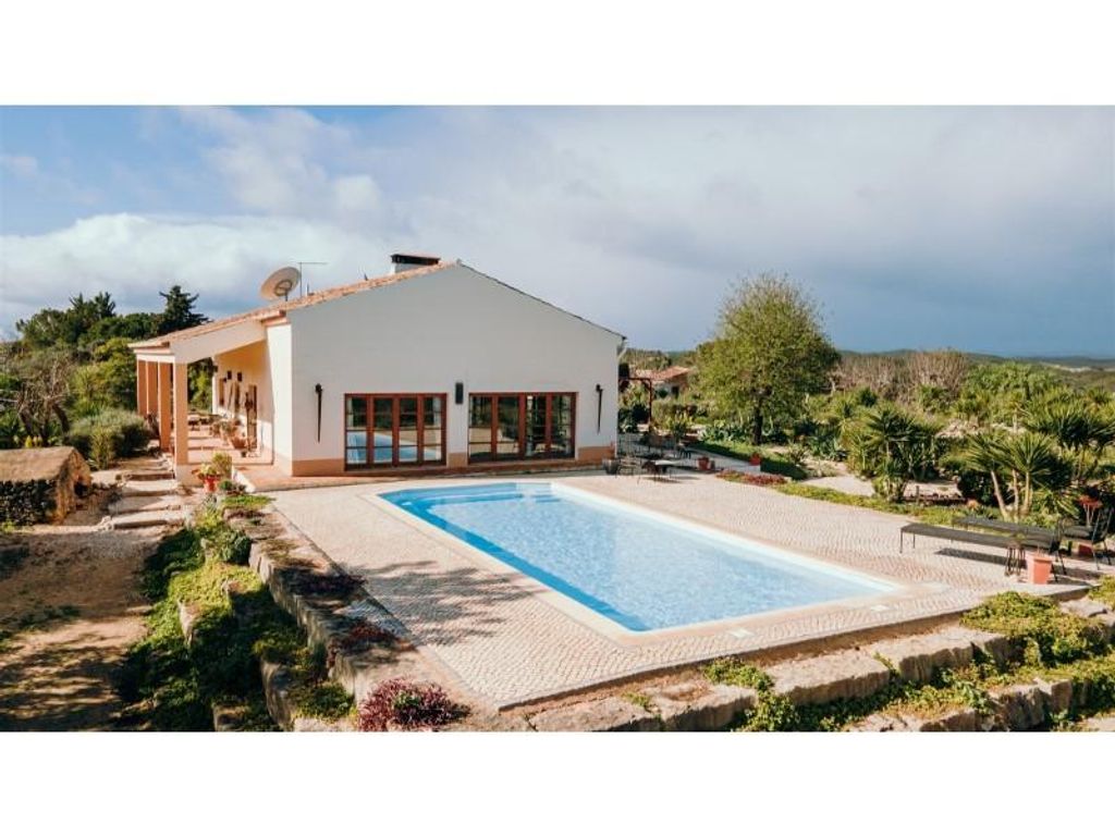 Luxury Room Detached House For Sale In Portim O Portugal