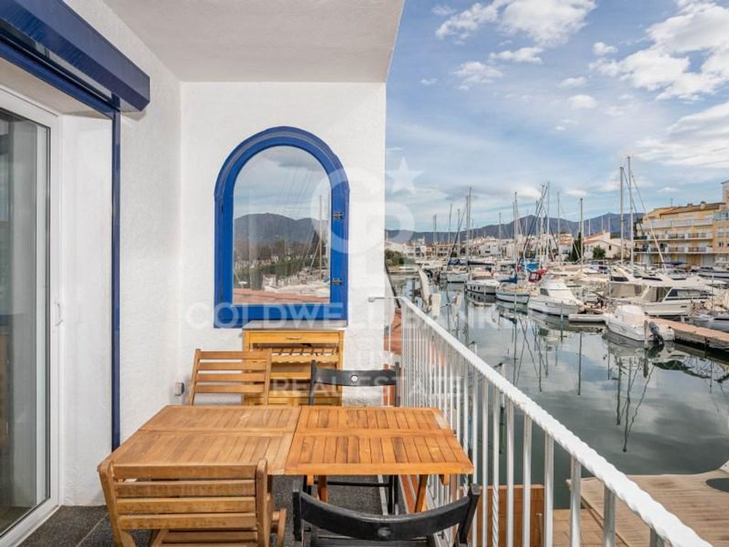 Luxus Haus Mit Zimmern Zu Verkaufen In Empuriabrava Spanien