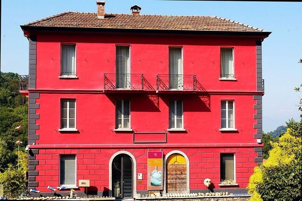 Maison De Chambres De Luxe En Vente Banco Canton Du Tessin