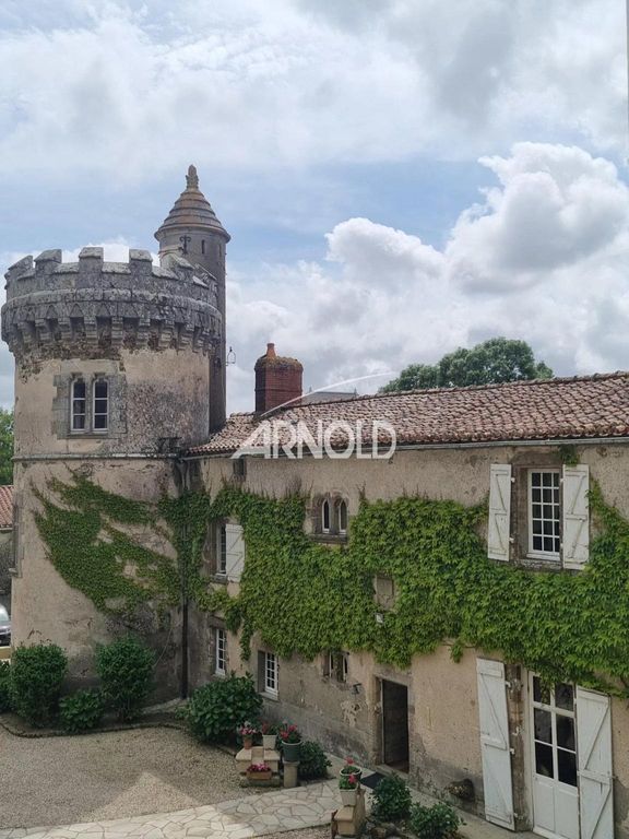 Luxuriöses Haus mit 8 Schlafzimmer zu verkaufen in Challans Frankreich