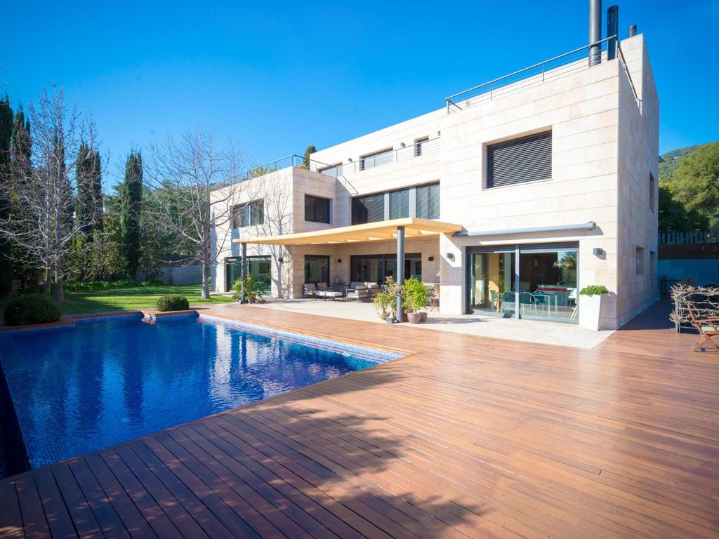 À venda Chalé de luxo Barcelona Catalunya 110184725 LuxuryEstate