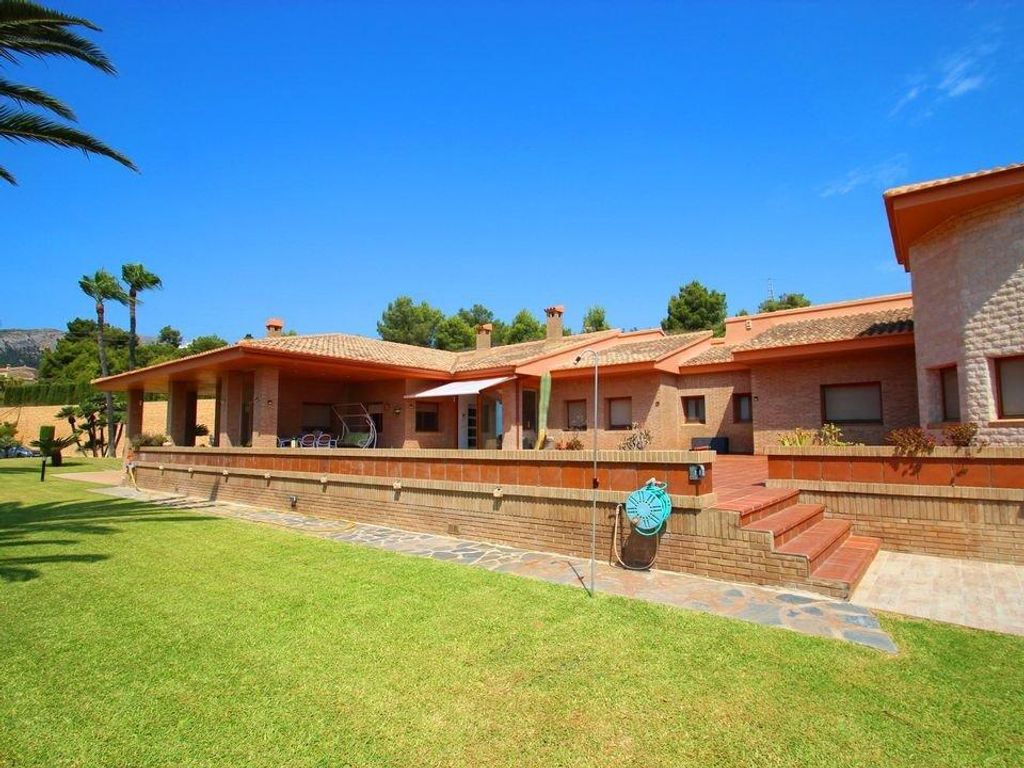 Exclusiva Villa Chalet De M En Venta En Calpe Espa A