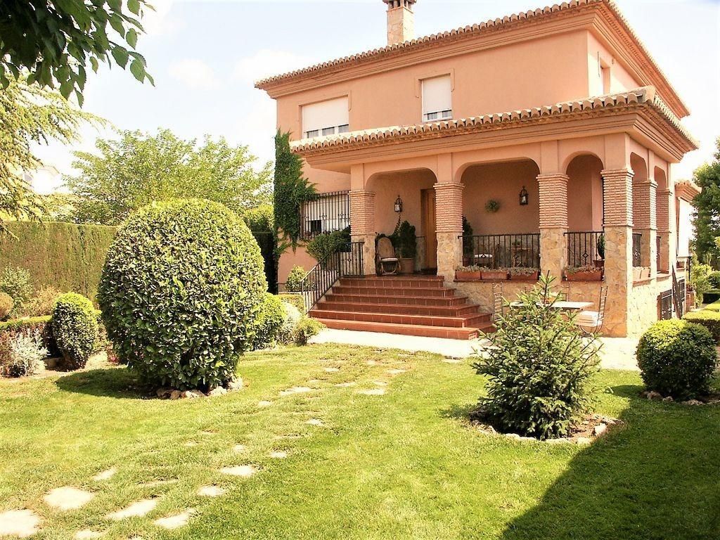 Casa de alto standing en venta Cúllar Vega España 128829146