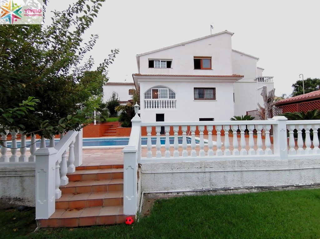 Villa Chalet De Lujo En Venta Cunit Catalu A