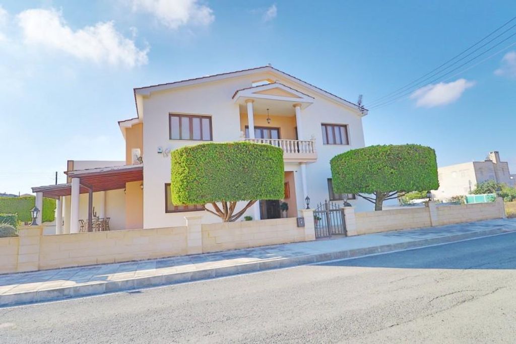 Villa Chalet De Lujo 240 M2 En Venta Emba Paphos District