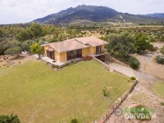 Prestigiosa villa di 240 mq in vendita Pula, Italia