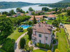 Villa in vendita a Ternate Lombardia Varese