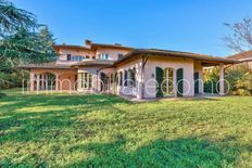 Prestigiosa villa di 700 mq in vendita, Via Tommaso Grossi, Casnate Con Bernate, Lombardia