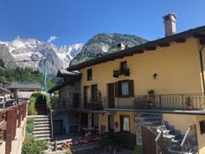 Appartamento di prestigio di 85 m² in vendita Via Des Forges, 1, Courmayeur, Aosta, Valle d’Aosta