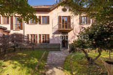 Villa in vendita a Besano Lombardia Varese