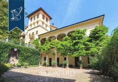 Villa in vendita a Castello Cabiaglio Lombardia Varese
