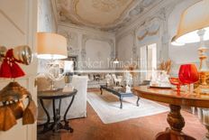 Appartamento di lusso di 480 m² in vendita Piazza Napoleone, Lucca, Toscana