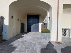 Prestigioso appartamento di 183 m² in vendita via Ponti Rossi, Napoli, Campania