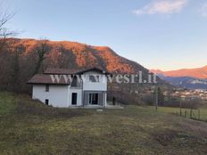 Casa di prestigio in vendita Calco, Lombardia