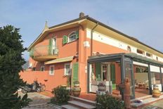 Villa in vendita a Carrara Toscana Massa-Carrara