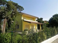 Prestigiosa villa di 190 mq in vendita, Via Giuseppe Mazzini, Forte dei Marmi, Lucca, Toscana