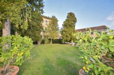 Prestigioso appartamento di 400 m² in vendita Viale Regina Margherita, 93, Lucca, Toscana
