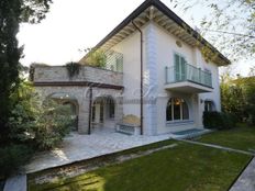 Esclusiva villa di 690 mq in vendita Via C. Giorgini, Forte dei Marmi, Lucca, Toscana