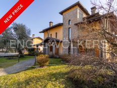 Villa in vendita a Lonate Pozzolo Lombardia Varese