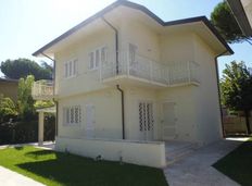 Esclusiva villa di 180 mq in vendita Via Enrico Fermi, Forte dei Marmi, Toscana