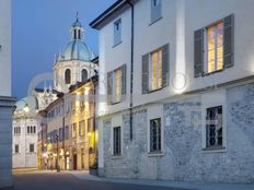 Palazzo in vendita a Como Lombardia Como