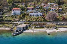 Prestigiosa villa di 420 mq in vendita, Lesa, Piemonte
