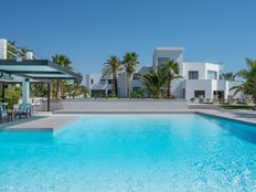 Prestigiosa villa di 2400 mq in vendita Nueva Andalucia, Spagna