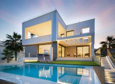 Prestigiosa villa di 330 mq in vendita, New Golden Mile, Spagna