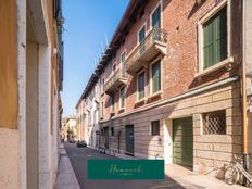 Appartamento in vendita a Verona Veneto Verona