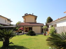 Villa di 200 mq in vendita Via Piave 146/E, Forte dei Marmi, Lucca, Toscana