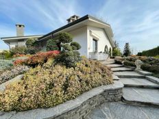 Villa in vendita a Casatenovo Lombardia Lecco