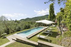 Villa di 735 mq in vendita Lucca, Italia