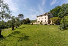Casa Indipendente di 700 mq in vendita Lucca, Italia