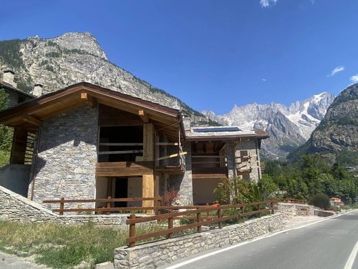 Villa in Courmayeur, Valle d'Aosta