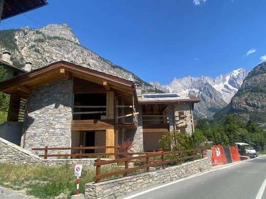 Villa in Courmayeur, Valle d'Aosta