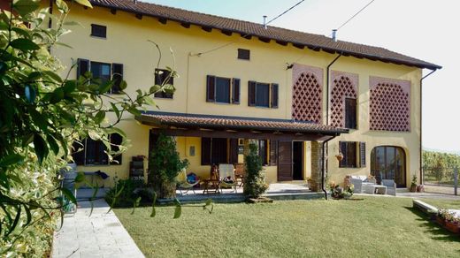 Country House in Agliano Terme, Provincia di Asti