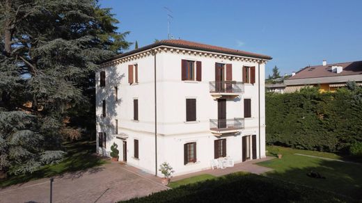 Villa in Verona, Provincia di Verona