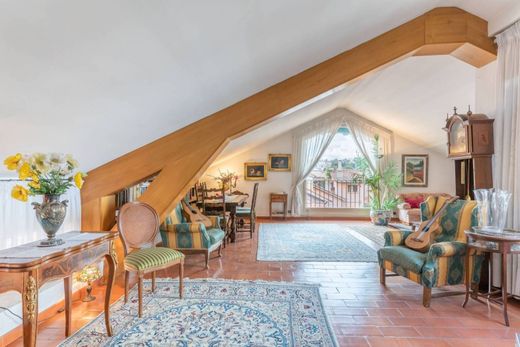Apartment / Etagenwohnung in Rom, Latium