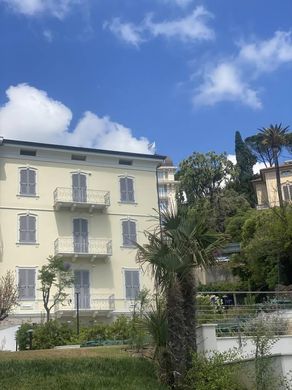 Apartment / Etagenwohnung in Zoagli, Genua