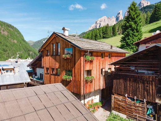 Luxury home in Campitello di Fassa, Trento