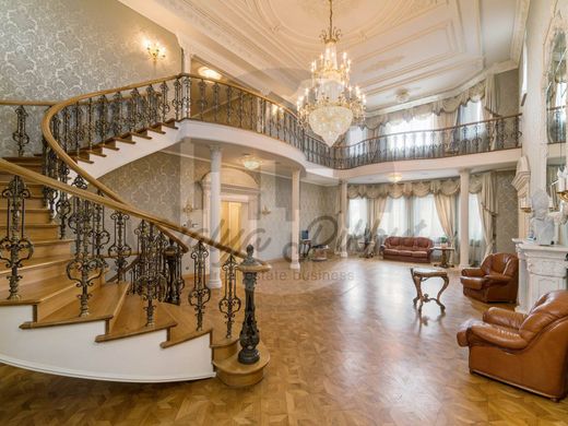 قصر ﻓﻲ كييف, Misto Kyiv