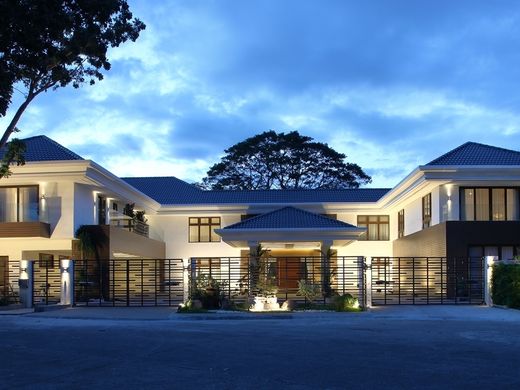 Luxury home in Cavite City, Province of Cavite