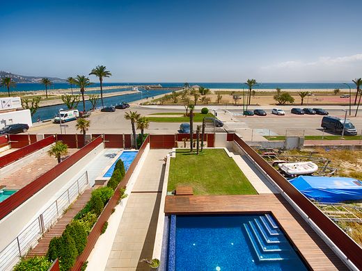 Luxury home in Empuriabrava, Province of Girona