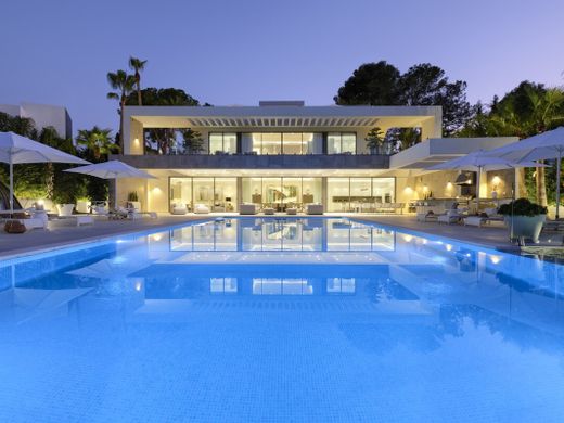 Villa in Nueva Andalucia, Malaga
