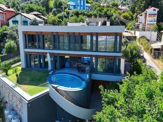 Detached House in Antalya