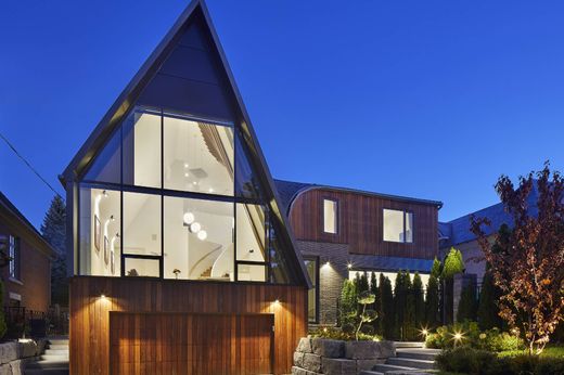 Detached House in Toronto, Ontario